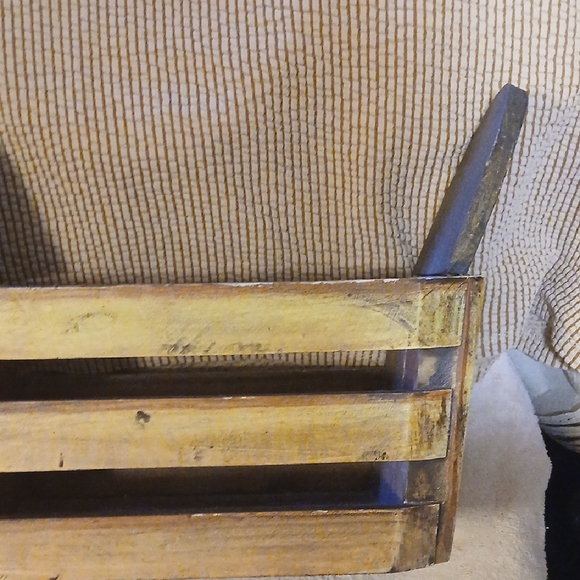 Rustic Wooden Chicken Basket - Picture 11 of 15